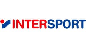 Le mot "INTERSPORT" est écrit : "INTERS" en rouge et "PORT" en bleu. Un point rouge et une forme bleue stylisée l'accompagnent à gauche sur fond blanc.